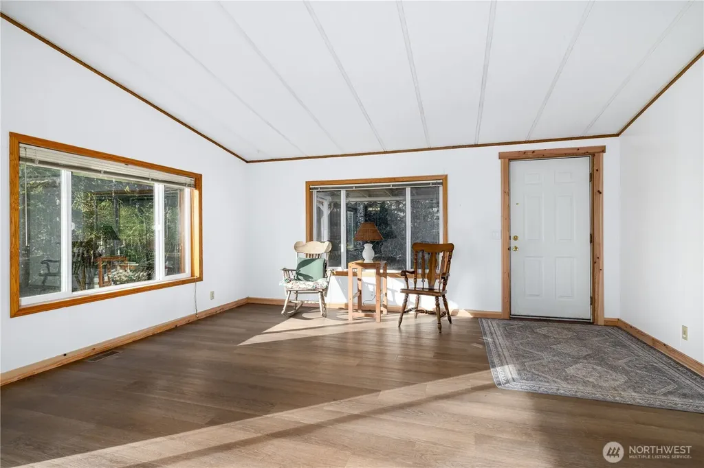 24 W Tipi Court Elma WA 98541