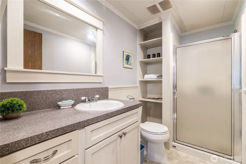 24 W Tipi Court Elma WA 98541