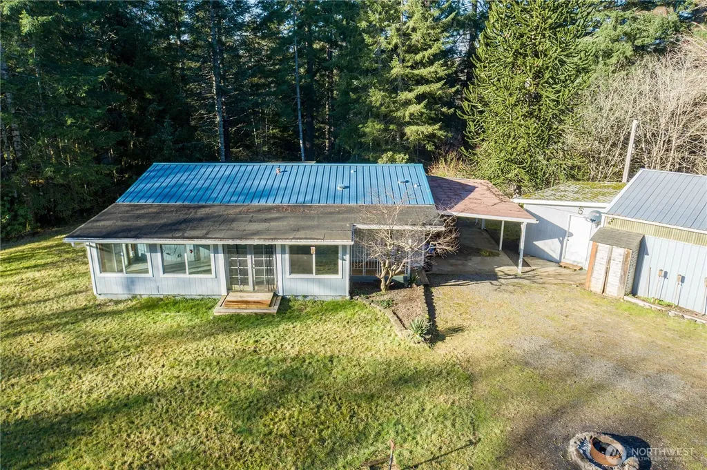 24 W Tipi Court Elma WA 98541