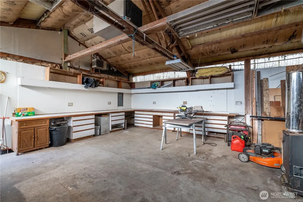 24 W Tipi Court Elma WA 98541