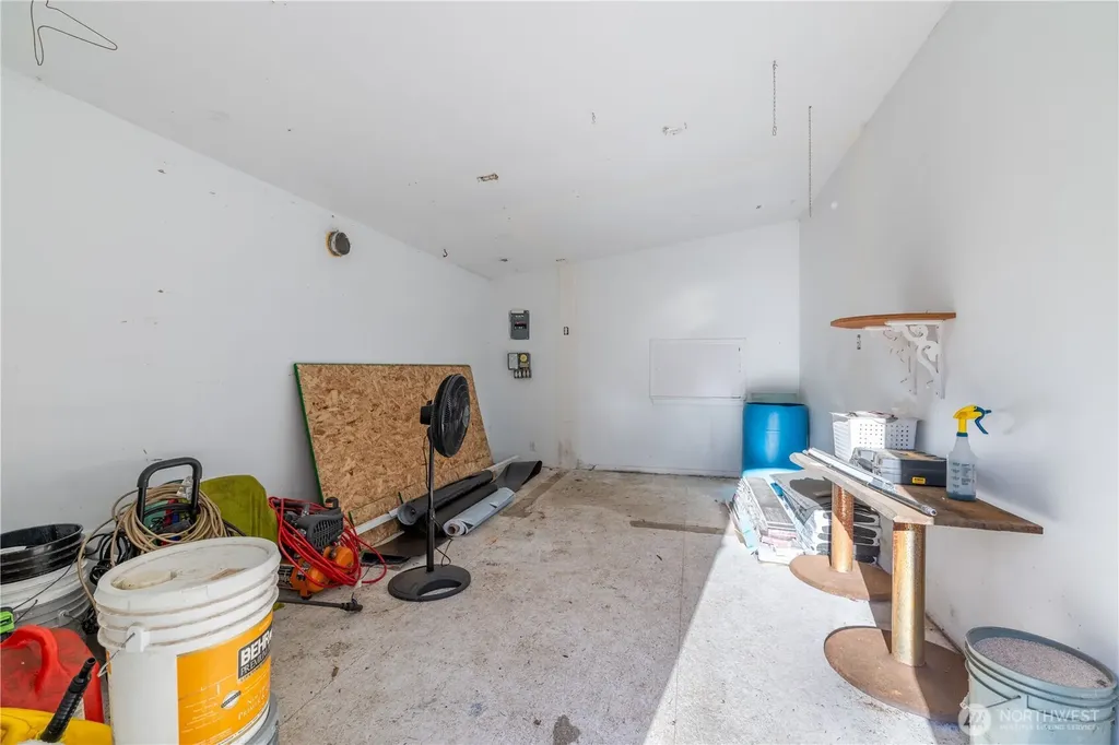 24 W Tipi Court Elma WA 98541