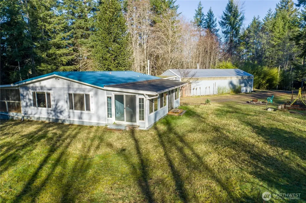 24 W Tipi Court Elma WA 98541