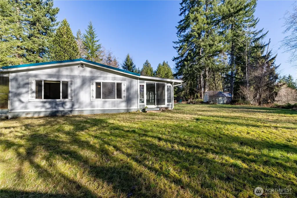 24 W Tipi Court Elma WA 98541