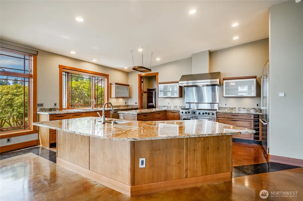 5727 Nakat Way Blaine WA 98230