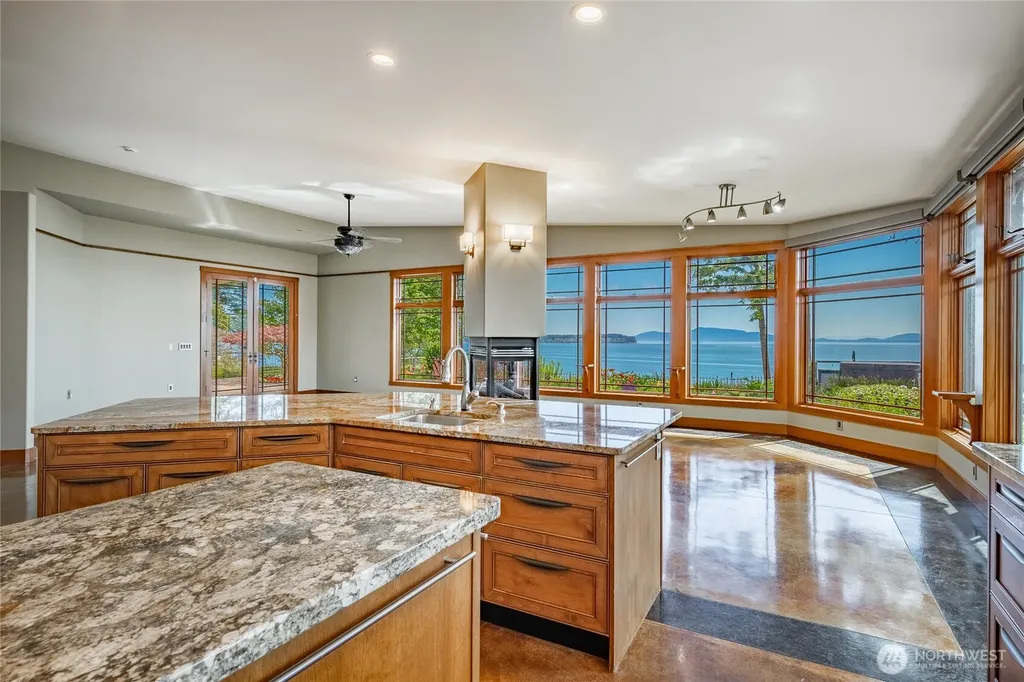 5727 Nakat Way Blaine WA 98230