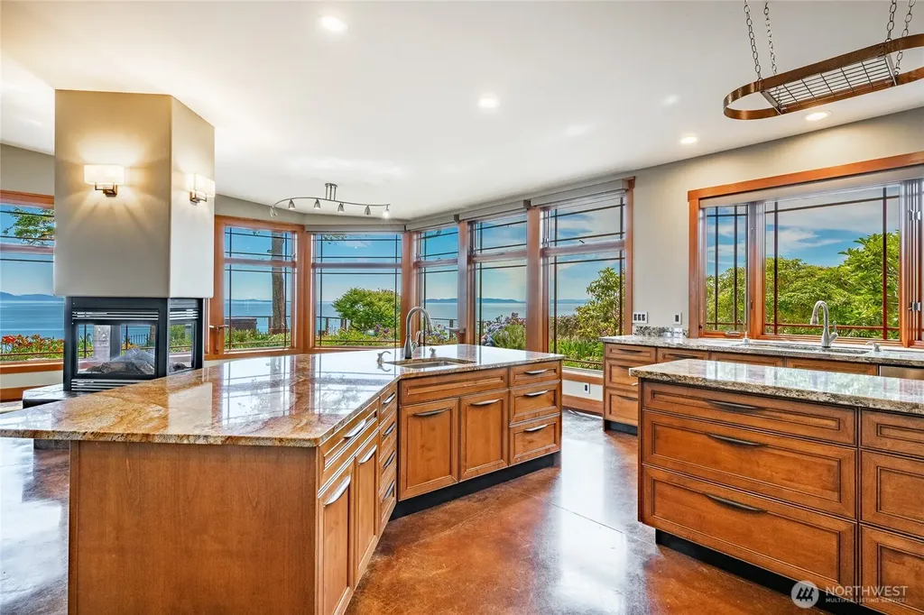 5727 Nakat Way Blaine WA 98230
