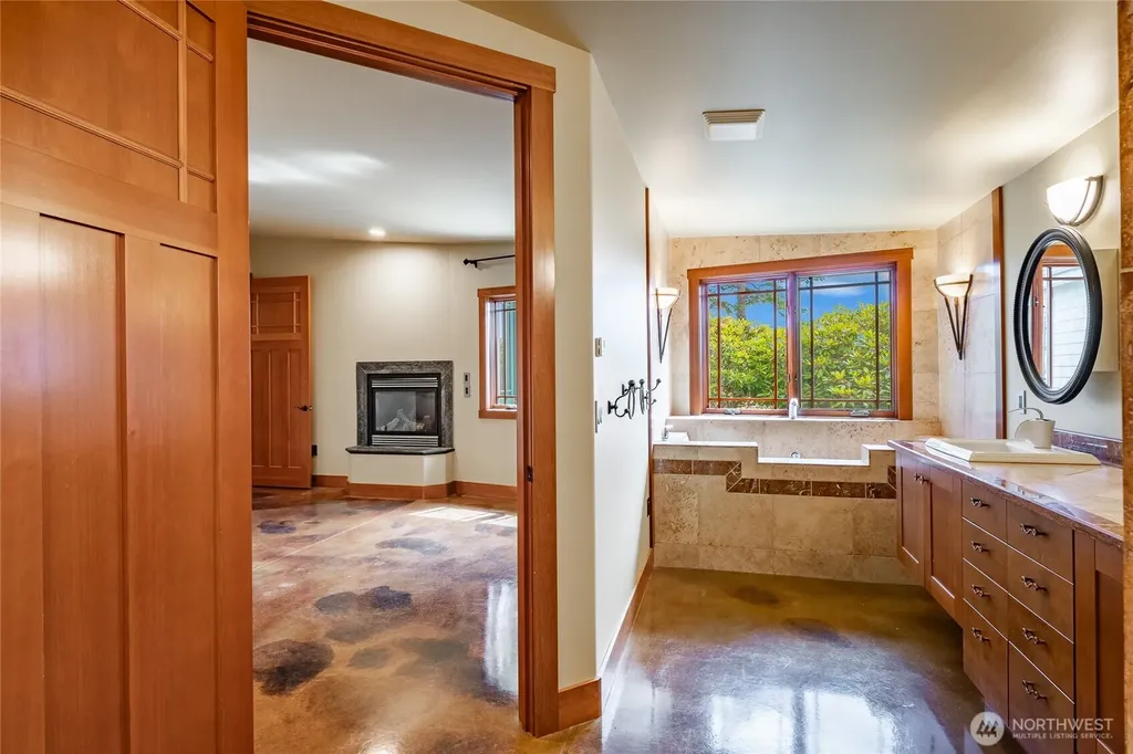 5727 Nakat Way Blaine WA 98230