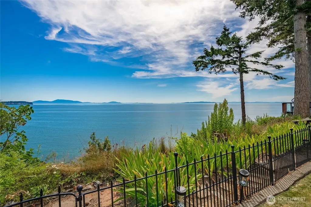 5727 Nakat Way Blaine WA 98230