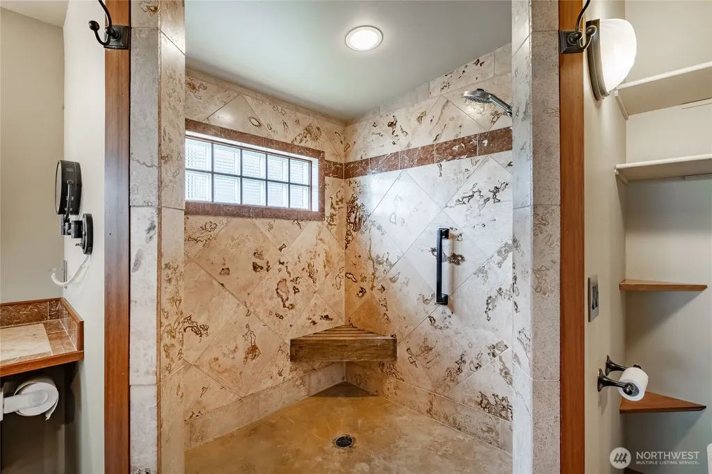 5727 Nakat Way Blaine WA 98230