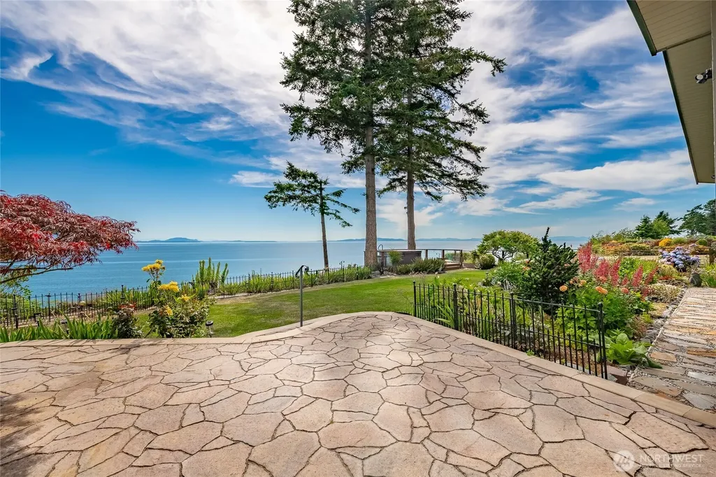 5727 Nakat Way Blaine WA 98230