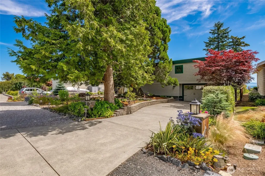 5727 Nakat Way Blaine WA 98230