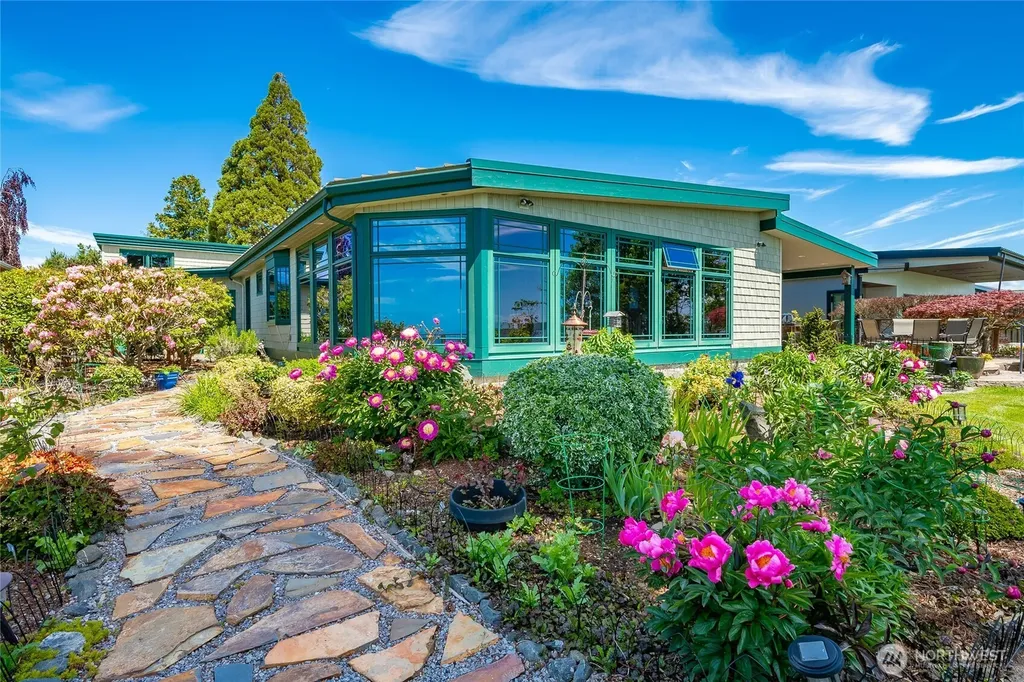 5727 Nakat Way Blaine WA 98230