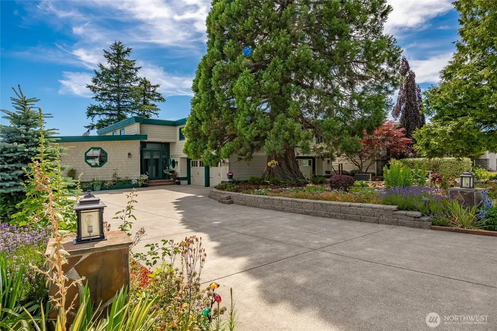 5727 Nakat Way Blaine WA 98230