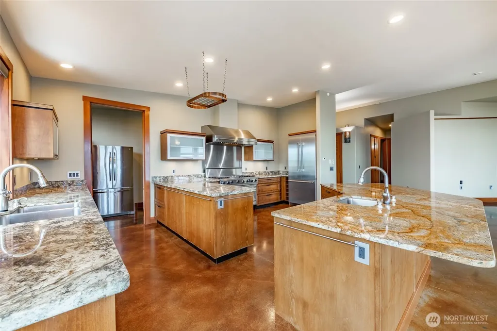 5727 Nakat Way Blaine WA 98230