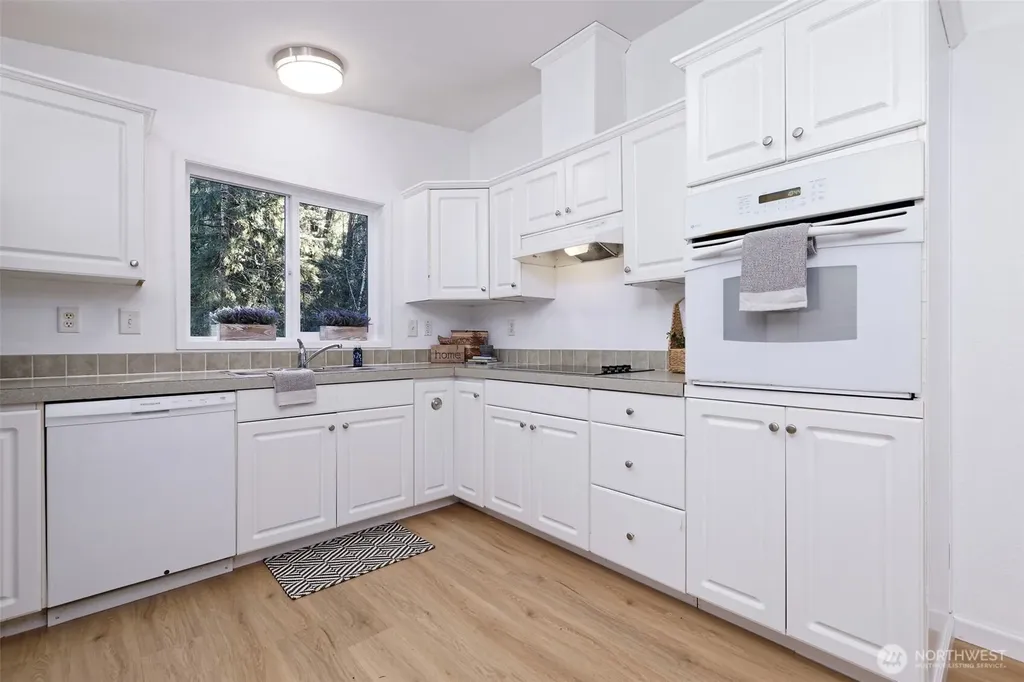 91 N Wigeon Place Hoodsport WA 98584