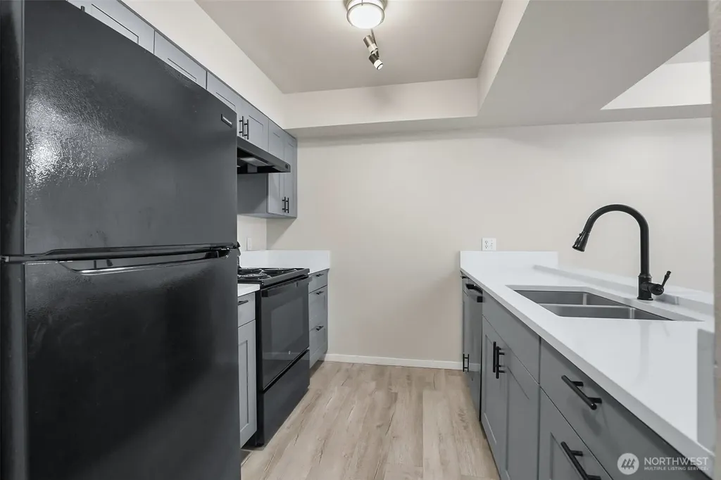 10240 Bridgeport Way SW Lakewood WA 98499