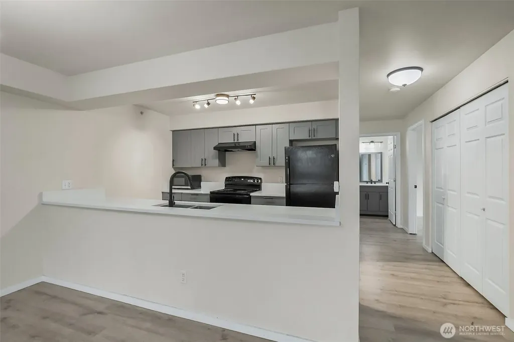 10240 Bridgeport Way SW Lakewood WA 98499