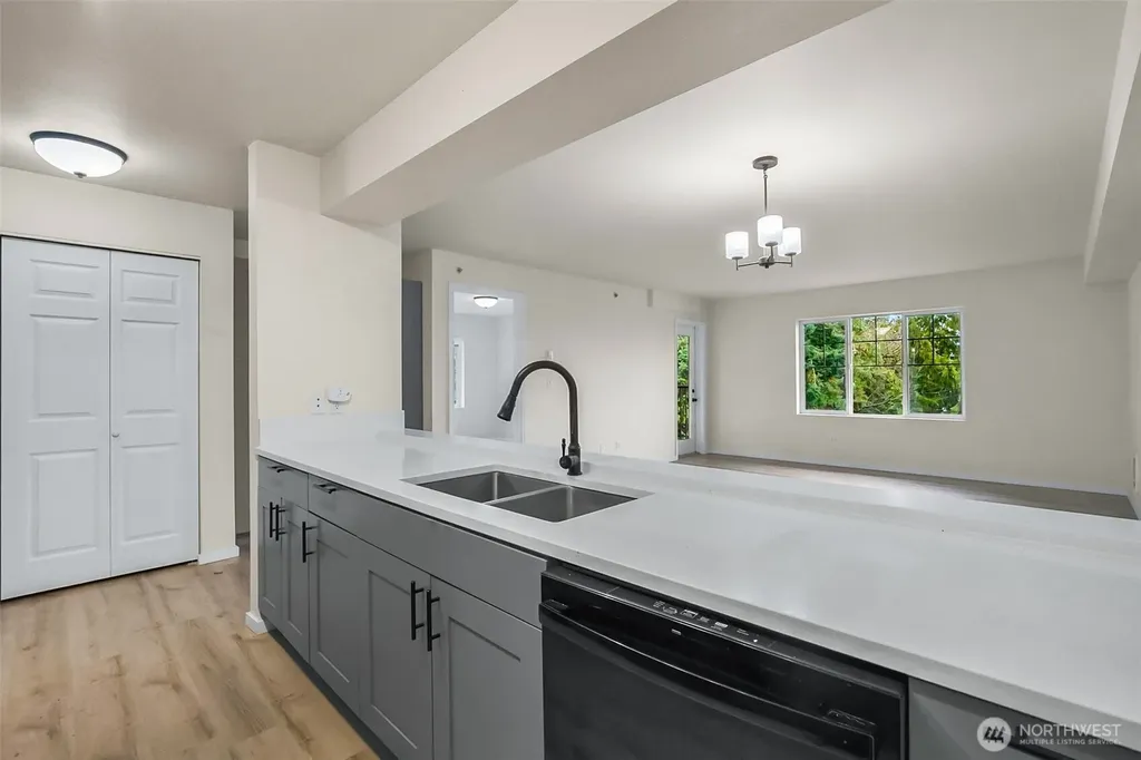 10240 Bridgeport Way SW Lakewood WA 98499