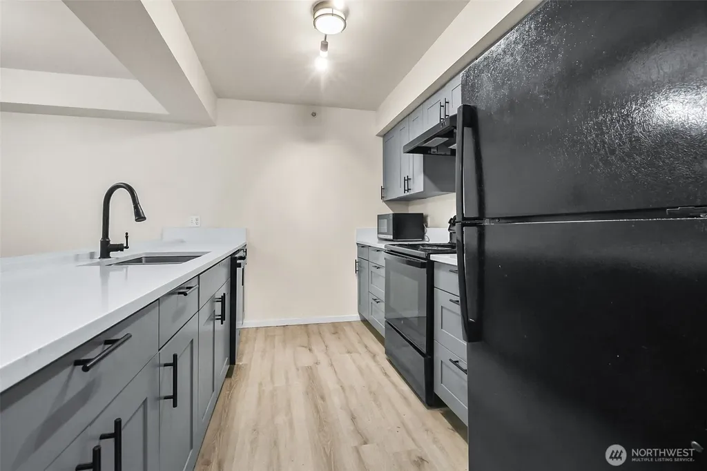 10240 Bridgeport Way SW Lakewood WA 98499