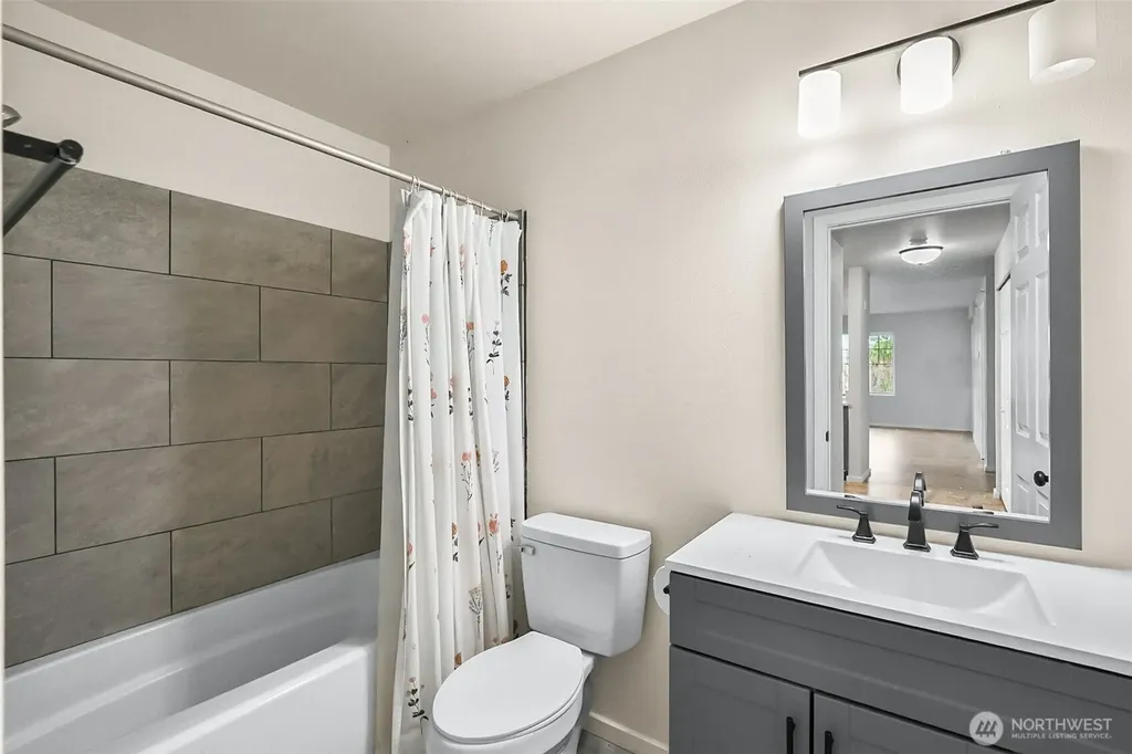 10240 Bridgeport Way SW Lakewood WA 98499