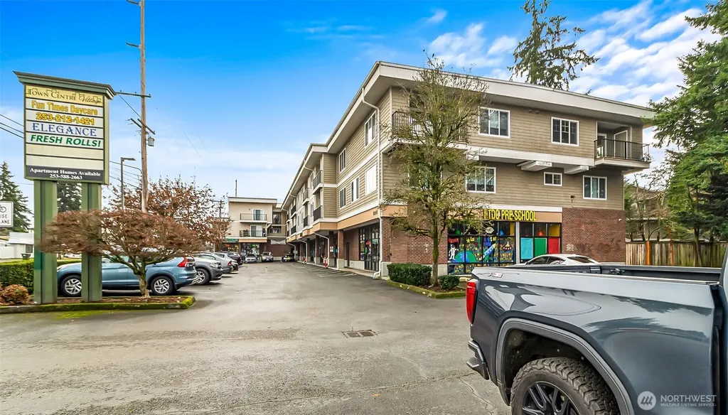 10240 Bridgeport Way SW Lakewood WA 98499