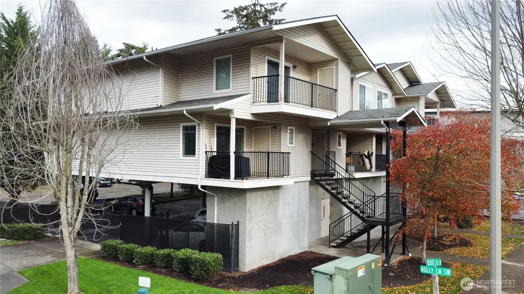 10240 Bridgeport Way SW Lakewood WA 98499