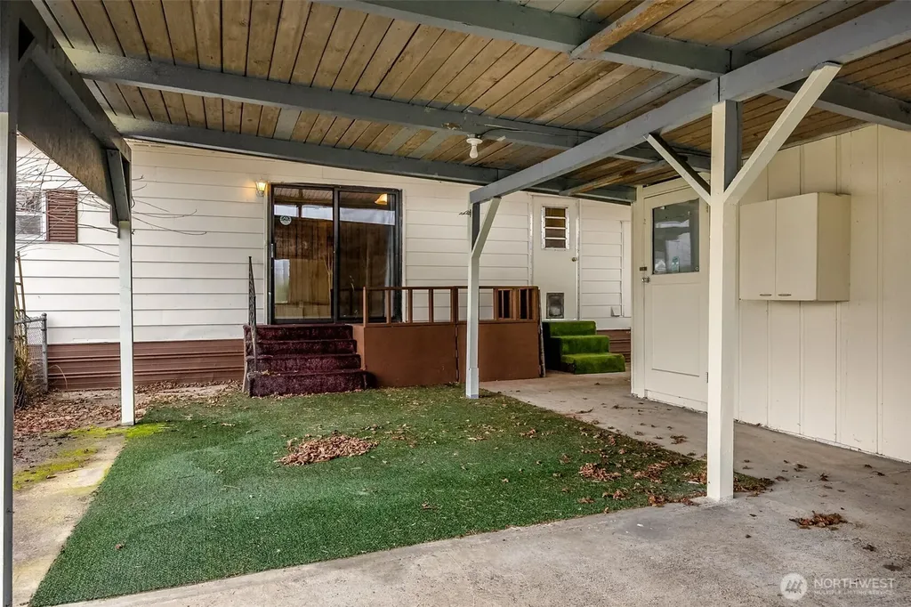 4707 Black Lake Belmore Road SW Olympia WA 98512
