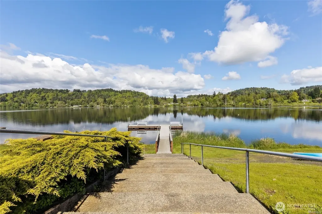 4707 Black Lake Belmore Road SW Olympia WA 98512