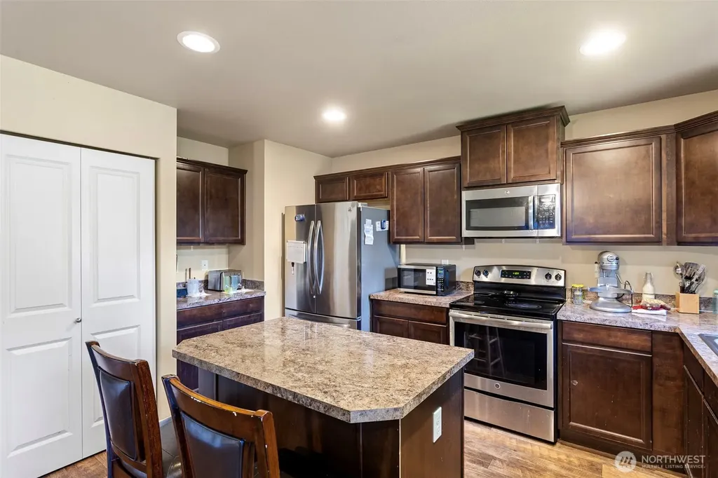 2315 SE Kelby Circle Port Orchard WA 98366