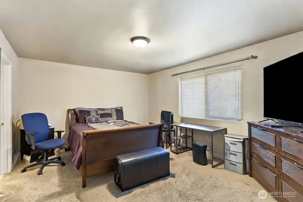 2315 SE Kelby Circle Port Orchard WA 98366