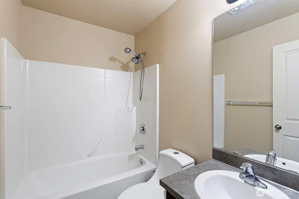 2315 SE Kelby Circle Port Orchard WA 98366