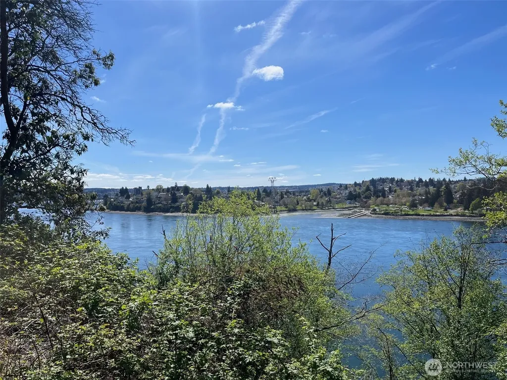 1943 Wheaton Way Bremerton WA 98310