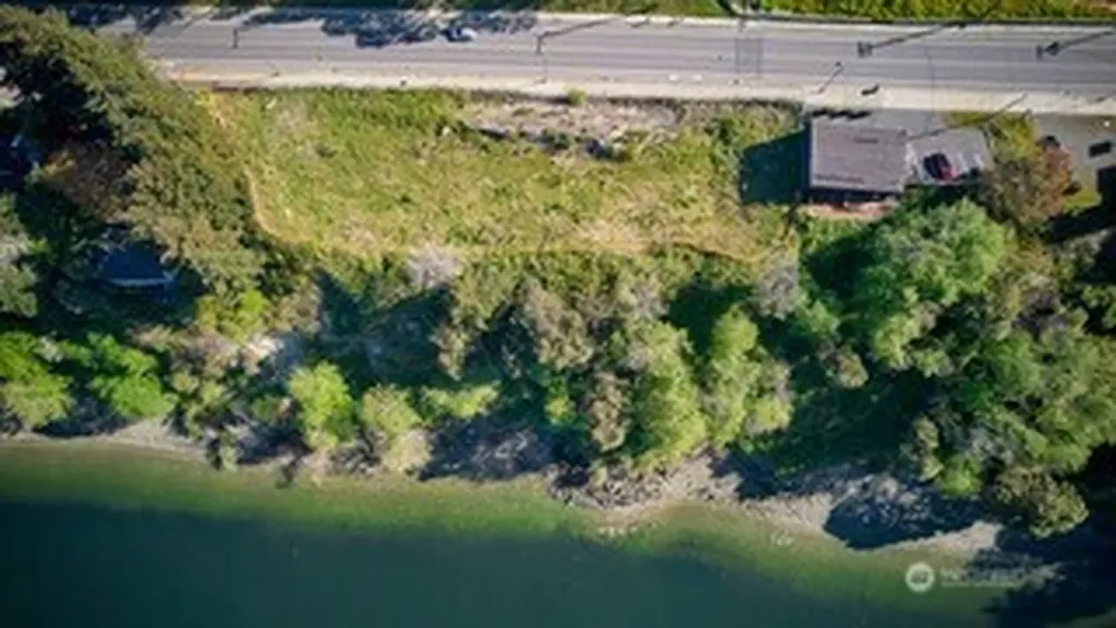 1943 Wheaton Way Bremerton WA 98310