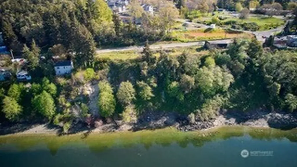 1943 Wheaton Way Bremerton WA 98310