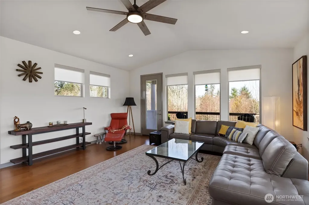 22922 Belvedere Place NE Kingston WA 98346