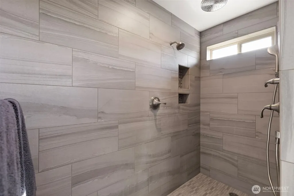 22922 Belvedere Place NE Kingston WA 98346