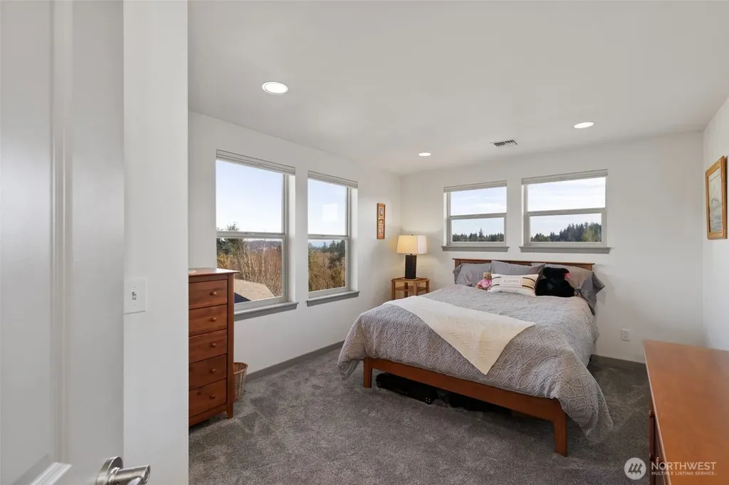 22922 Belvedere Place NE Kingston WA 98346