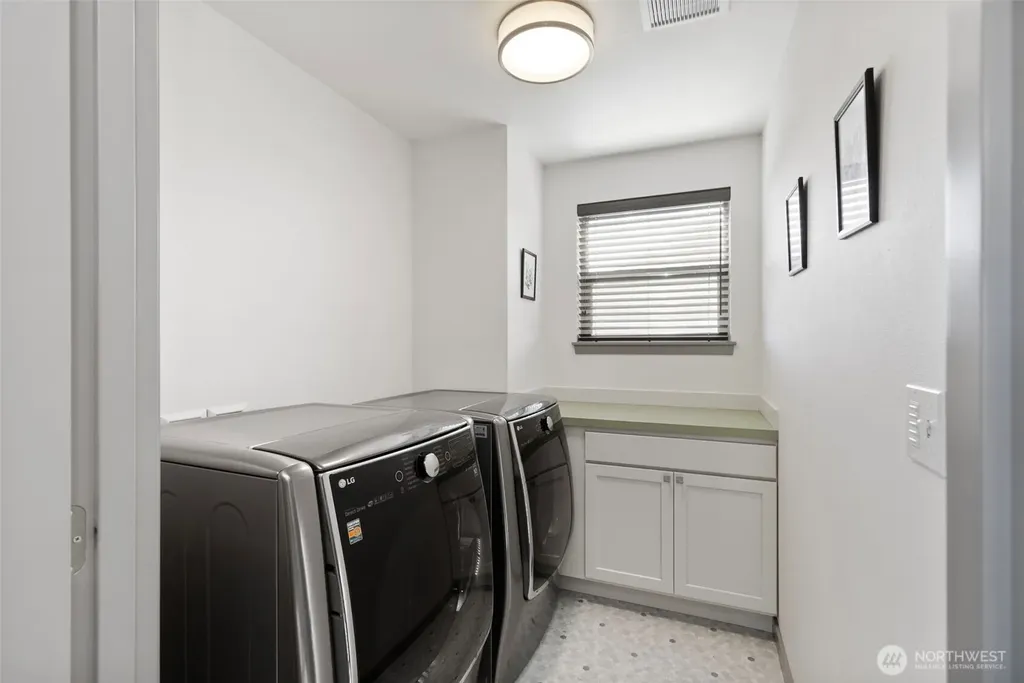 22922 Belvedere Place NE Kingston WA 98346