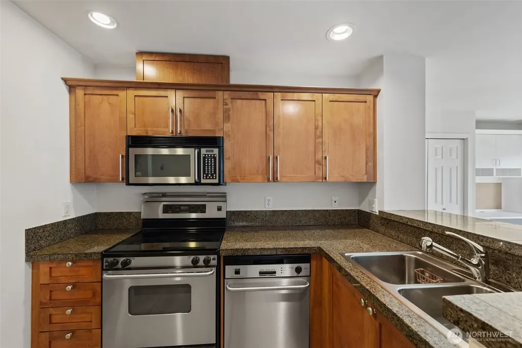 123 Queen Anne Avenue N Seattle WA 98109