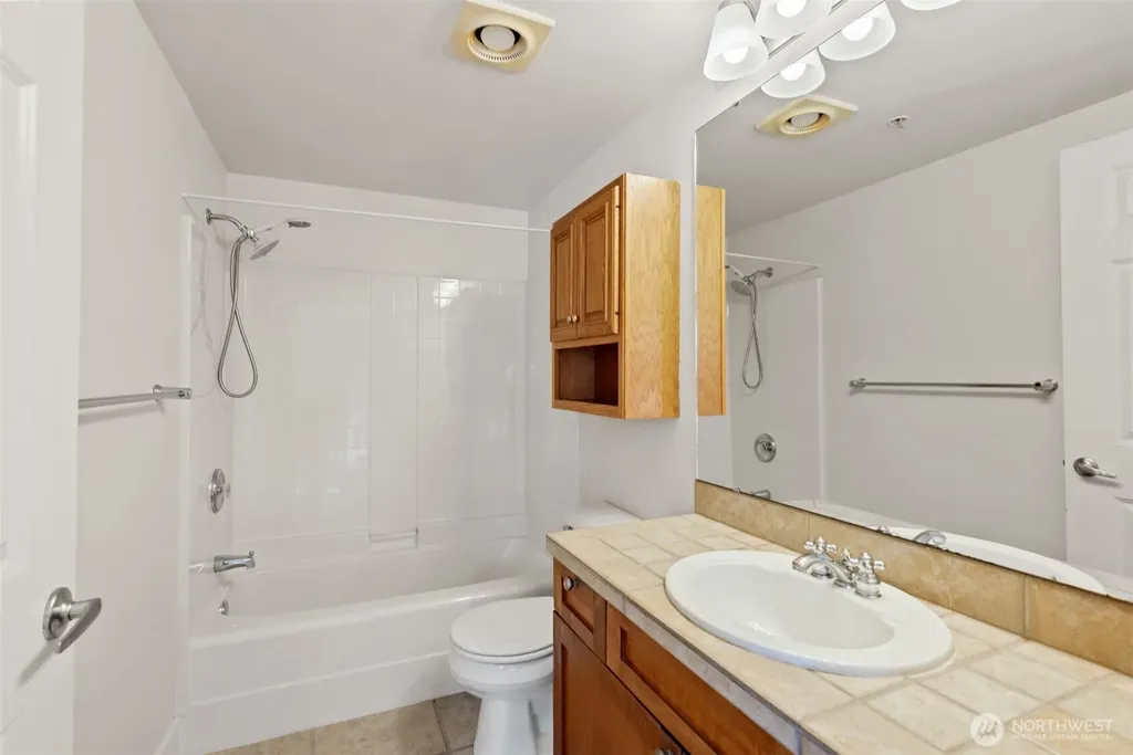 123 Queen Anne Avenue N Seattle WA 98109