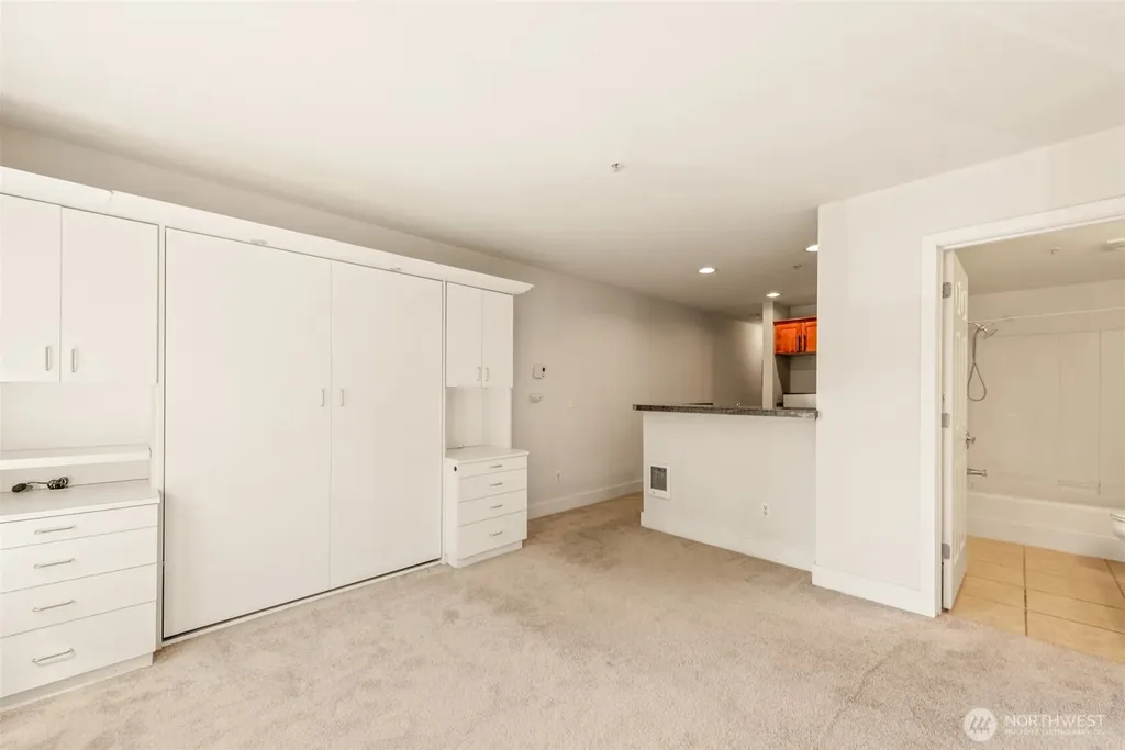 123 Queen Anne Avenue N Seattle WA 98109