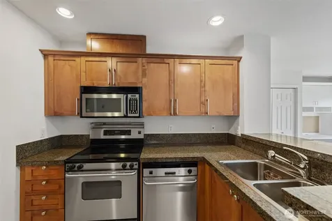 123 Queen Anne Avenue N Seattle WA 98109