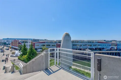 123 Queen Anne Avenue N Seattle WA 98109