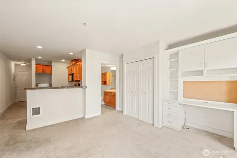 123 Queen Anne Avenue N Seattle WA 98109