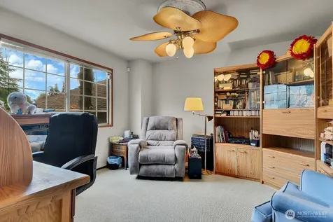 32807 12th Avenue SW Federal Way WA 98023