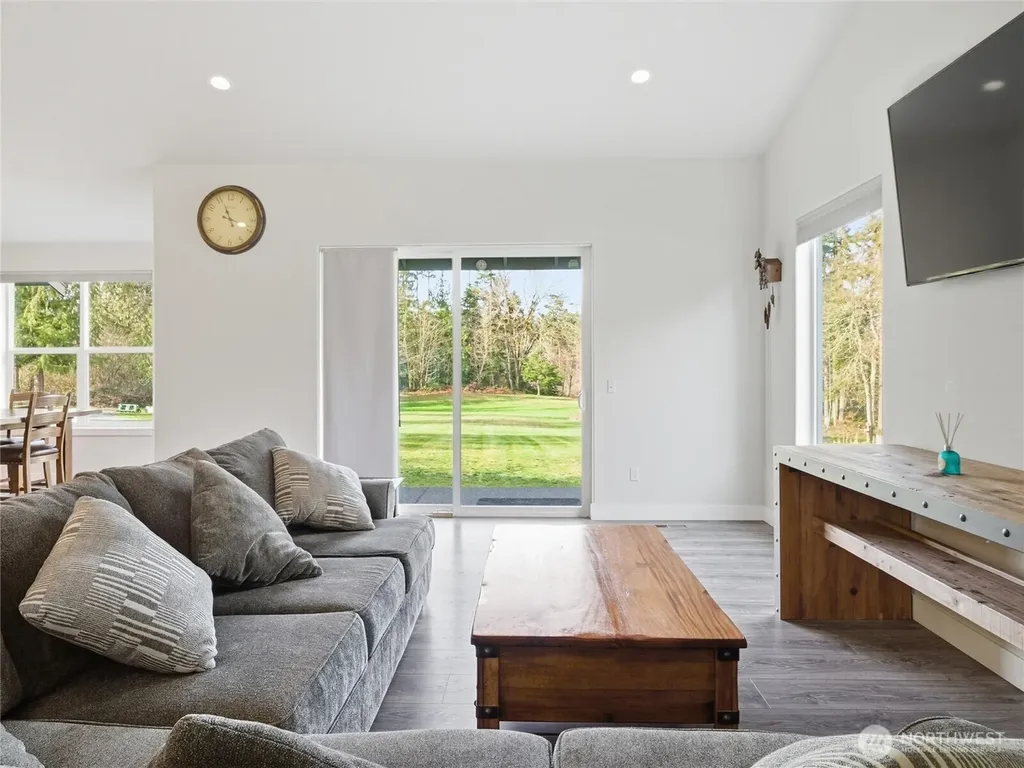 38512 Mountain Highway E Eatonville WA 98328