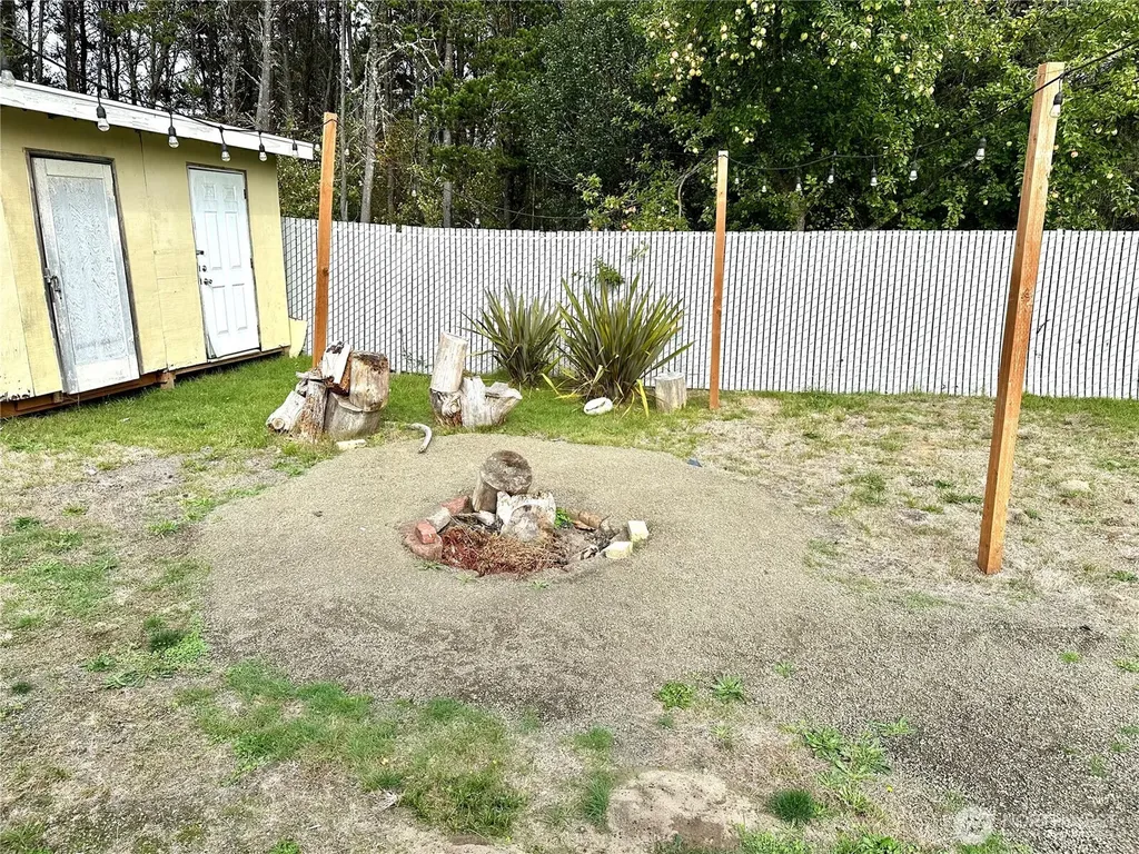 1215 199th Place Long Beach WA 98631