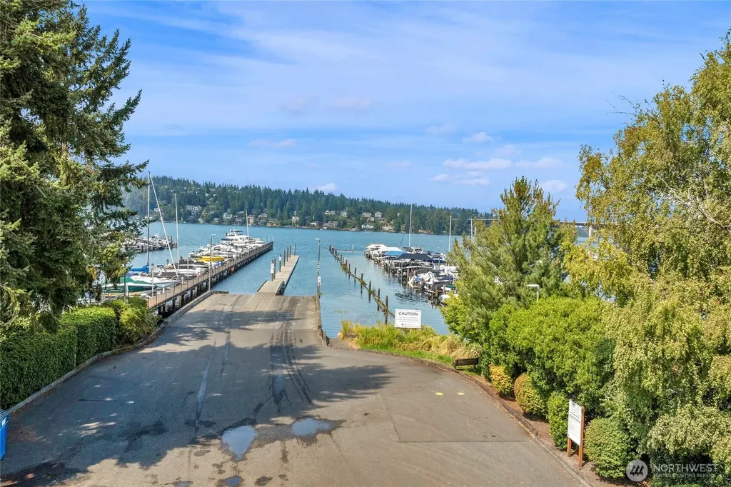 3911 Lake Washington Boulevard SE Bellevue WA 98006