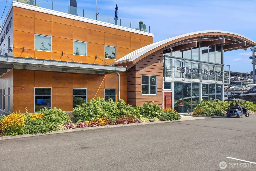 3911 Lake Washington Boulevard SE Bellevue WA 98006