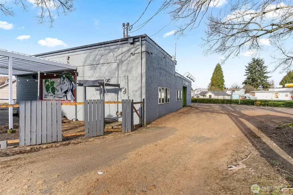 351 Park Avenue N Renton WA 98057